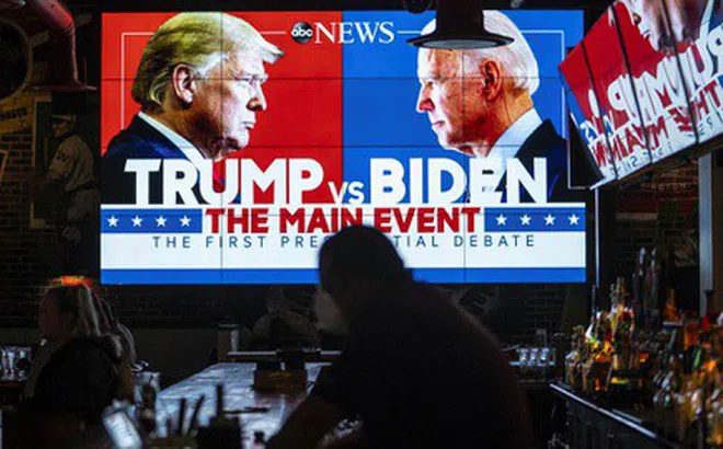 Phố Wall dự báo ông Trump hay ông Biden chiến thắng?