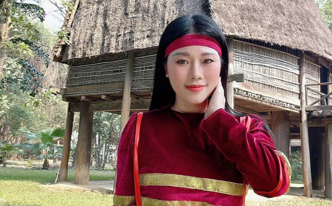 NSƯT Hương Giang hóa thân vào cô gái Pa Kô thể hiện xúc động ca khúc cách mạng